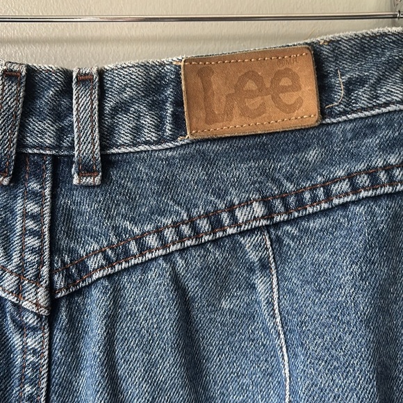 Vintage Lee Women's Medium Acid Washed Jeans High Waisted Mom Jeans
Size 13/30” - Picture 3 of 6